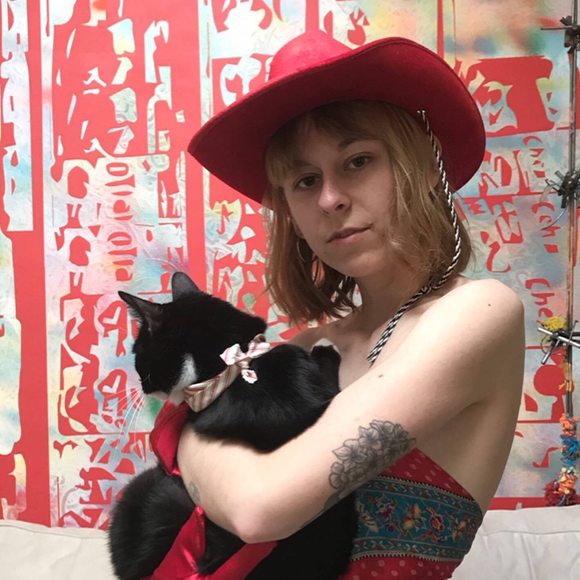 Meet your Posher, Clara - Picture 1 of 1